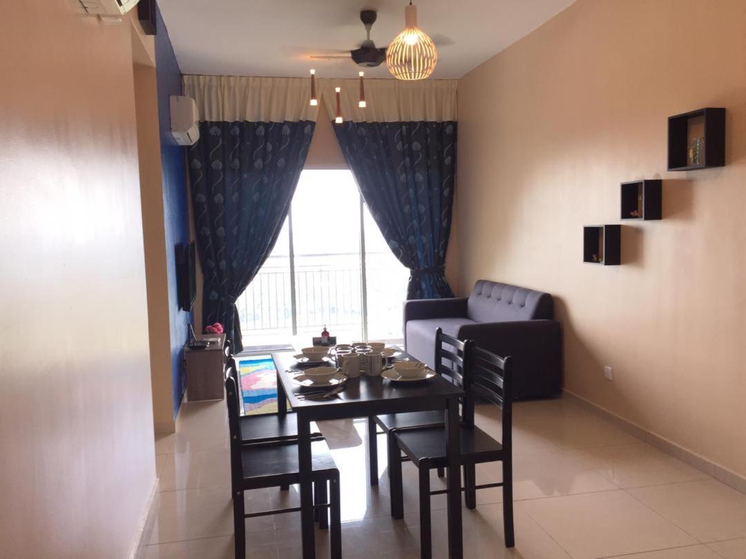 Ezhome Mesahill Nilai