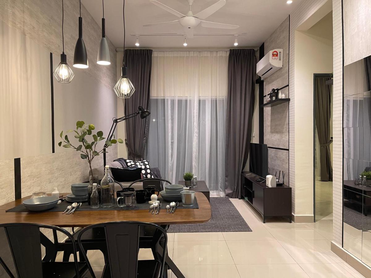 Ezhome Mesahill Nilai