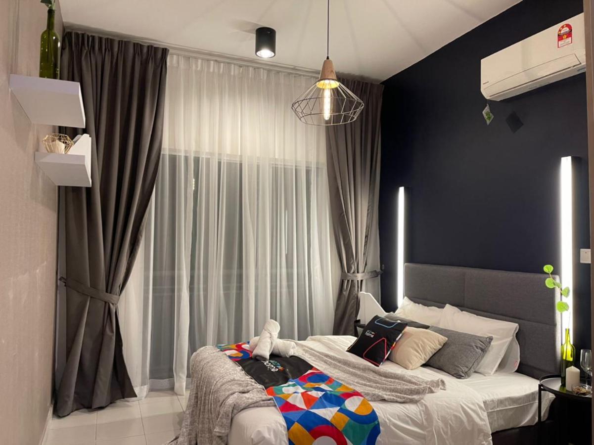 Ezhome Mesahill * Nilai